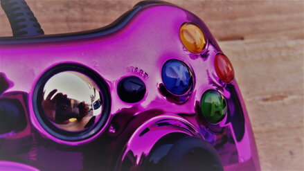 Xbox 360 káblový ovládač chrómovaný fialový limited