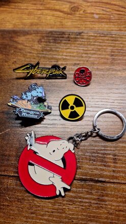 COMBO pack 4x odznak a klíčenka  