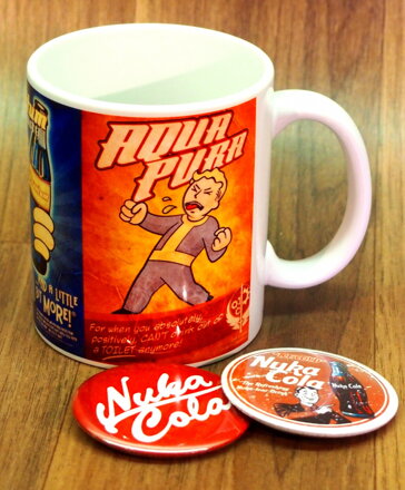 Fallout hrnček + 2x placka v1