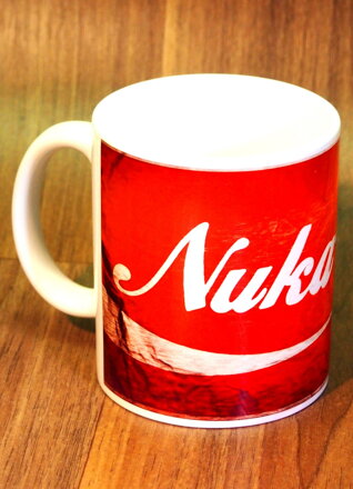 Fallout hrnček + 2x placka v2